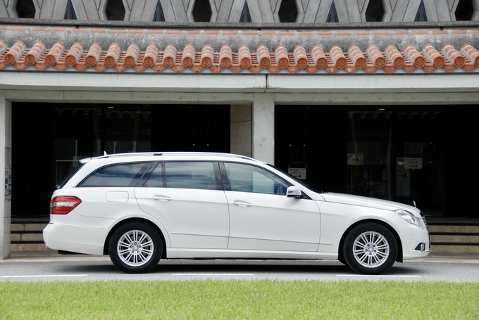Mercedes Benz E300 Station Wagon 　画像