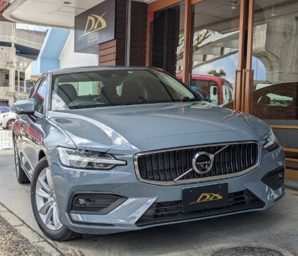 VOLVO　S60　B4　令和3年12月登録車　リムジン那覇空港個別無料送迎(最大7人まで)！　　　　　　　　　　※諸事情等により、リムジン以外での送迎になる場合もあり画像