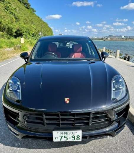 PORSCHE Macan GTS 2018年式 3.0L V6ツインターボ搭載車！リムジン那覇空港個別無料送迎(最大7人まで)！※諸事情等により、リムジン以外での送迎になる場合もあり画像