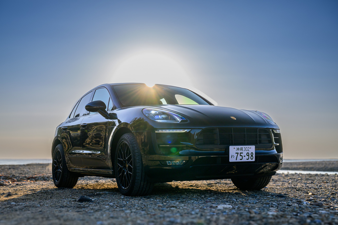 PORSCHE Macan GTS 2018年式 3.0L V6ツインターボ搭載車！リムジン那覇空港個別無料送迎(最大7人まで)！※諸事情等により、リムジン以外での送迎になる場合もあり画像