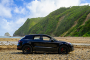 PORSCHE Macan GTS 2018年式 3.0L V6ツインターボ搭載車！リムジン那覇空港個別無料送迎(最大7人まで)！※諸事情等により、リムジン以外での送迎になる場合もあり画像