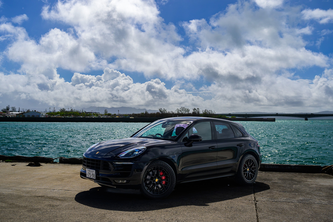 PORSCHE Macan GTS 2018年式 3.0L V6ツインターボ搭載車！リムジン那覇空港個別無料送迎(最大7人まで)！※諸事情等により、リムジン以外での送迎になる場合もあり画像