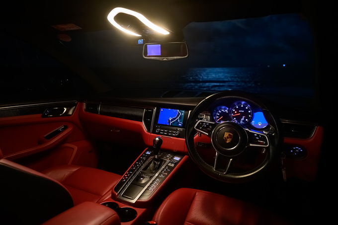 PORSCHE Macan GTS 2018年式 3.0L V6ツインターボ搭載車！リムジン那覇空港個別無料送迎(最大7人まで)！※諸事情等により、リムジン以外での送迎になる場合もあり画像