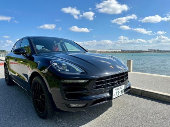 PORSCHE Macan GTS 2018年式 3.0L V6ツインターボ搭載車！リムジン那覇空港個別無料送迎(最大7人まで)！※諸事情等により、リムジン以外での送迎になる場合もあり画像