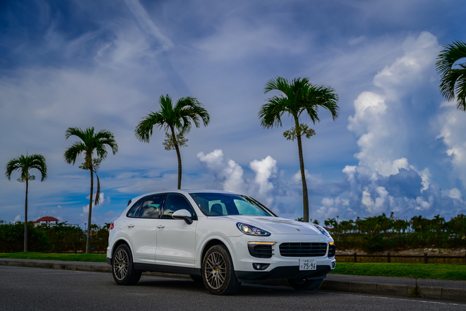 PORSCHE Cayenne 特別限定車「Platinum Edition」 2018年式 3.6L V6エンジン搭載車! リムジン那覇空港個別無料送迎(最大7人まで)!※諸事情等により、リムジン以外での送迎になる場合もあり画像