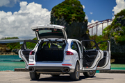 PORSCHE Cayenne 特別限定車「Platinum Edition」 2018年式 3.6L V6エンジン搭載車! リムジン那覇空港個別無料送迎(最大7人まで)!※諸事情等により、リムジン以外での送迎になる場合もあり画像
