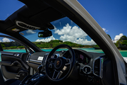 PORSCHE Cayenne 特別限定車「Platinum Edition」 2018年式 3.6L V6エンジン搭載車! リムジン那覇空港個別無料送迎(最大7人まで)!※諸事情等により、リムジン以外での送迎になる場合もあり画像