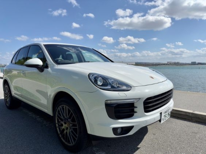 PORSCHE　Cayenne　特別限定車「Platinum　Edition」　2018年式　3.6L V6エンジン搭載車！　リムジン那覇空港個別無料送迎(最大7人まで)！※諸事情等により、リムジン以外での送迎になる場合もあり画像