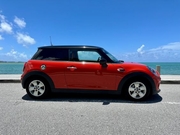 MINI　COOPER　D　ｶﾜ(・∀・)ｲｲ!!　ディーゼル車　リムジン那覇空港個別無料送迎(最大7人まで)！※諸事情等により、リムジン以外での送迎になる場合もあり画像