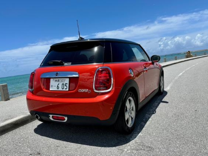 MINI　COOPER　D　ｶﾜ(・∀・)ｲｲ!!　ディーゼル車　リムジン那覇空港個別無料送迎(最大7人まで)！※諸事情等により、リムジン以外での送迎になる場合もあり画像