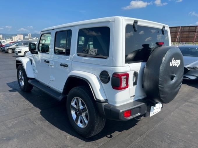 JEEP Wrangler Unlimited Sahara V6 3.6Lエンジン！リムジン那覇空港個別無料送迎(最大7人まで)！※諸事情等により、リムジン以外での送迎になる場合もあり画像