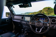 JEEP Wrangler Unlimited Sahara V6 3.6Lエンジン！リムジン那覇空港個別無料送迎(最大7人まで)！※諸事情等により、リムジン以外での送迎になる場合もあり画像