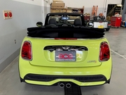 MINI COOPER S CONVERTIBLE 　2.0L　Twin Power Turboエンジン搭載車　　　　　　　　　　　リムジン那覇空港個別無料送迎(最大7人まで)！※諸事情等により、リムジン以外での送迎になる場合もあり画像