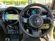 MINI COOPER S CONVERTIBLE 　2.0L　Twin Power Turboエンジン搭載車　　　　　　　　　　　リムジン那覇空港個別無料送迎(最大7人まで)！※諸事情等により、リムジン以外での送迎になる場合もあり画像