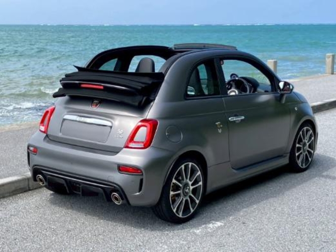新入庫！　アバルト　595Cツーリズモ　ソフトトップカブリオレ　　　　　　　　　　　　　　　　　　　　　　　　　　　リムジン那覇空港個別無料送迎(最大7人まで)！　　　　　　　　　　　　　　　　　　　　　　　　　※諸事情等により、リムジン以外での送迎になる場合もあり画像