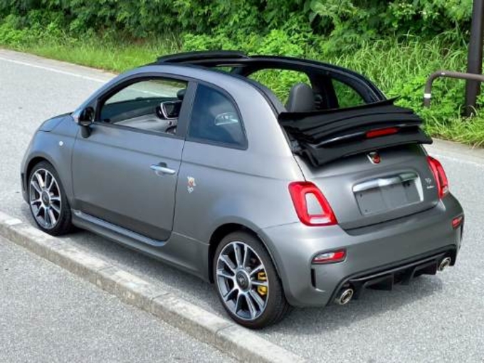 新入庫！　アバルト　595Cツーリズモ　ソフトトップカブリオレ　　　　　　　　　　　　　　　　　　　　　　　　　　　リムジン那覇空港個別無料送迎(最大7人まで)！　　　　　　　　　　　　　　　　　　　　　　　　　※諸事情等により、リムジン以外での送迎になる場合もあり画像