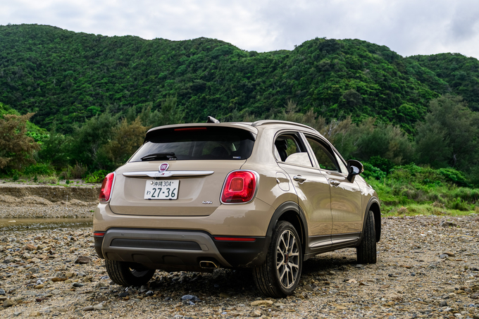 新入庫！　フィアット　500X(チンクエチェント･エックス)　クロス　4×4　　　　　　　　　　　　　　　　リムジン那覇空港個別無料送迎(最大7人まで)！　　　　　　　　　　　　　　　　　　　　　　　　　　※諸事情等により、リムジン以外での送迎になる場合もあり画像