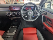 新入庫！　メルセデス･AMG　A35　４MATIC　2023年式　2.0L 直4ターボエンジン搭載車！　4WD！　リムジン那覇空港個別無料送迎(最大7人まで)！※諸事情等により、リムジン以外での送迎になる場合もあり画像