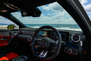 新入庫！　メルセデス･AMG　A35　４MATIC　2023年式　2.0L 直4ターボエンジン搭載車！　4WD！　リムジン那覇空港個別無料送迎(最大7人まで)！※諸事情等により、リムジン以外での送迎になる場合もあり画像