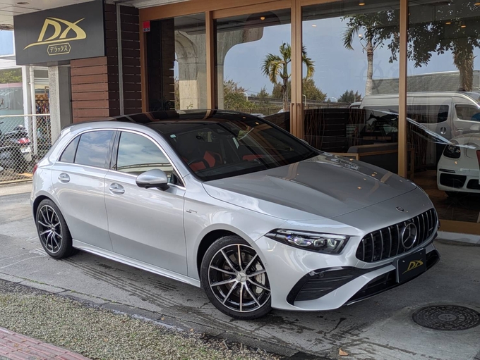 新入庫！　メルセデス･AMG　A35　４MATIC　2023年式　2.0L 直4ターボエンジン搭載車！　4WD！　リムジン那覇空港個別無料送迎(最大7人まで)！※諸事情等により、リムジン以外での送迎になる場合もあり画像