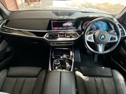 新入庫！　BMW X7 xDrive 40d Mスポーツ　６人乗り　　　　　　　　　　　　　　　　　　　　　リムジン那覇空港個別無料送迎(最大7人まで)！　　　　　　　　　　　　　　　　　　　　　　　　　※諸事情等により、リムジン以外での送迎になる場合もあり画像