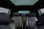 新入庫! BMW X7 xDrive 40d Mスポーツ 6人乗り リムジン那覇空港個別無料送迎(最大7人まで)! ※諸事情等により、リムジン以外での送迎になる場合もあり画像