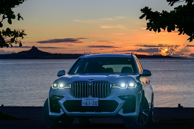 新入庫! BMW X7 xDrive 40d Mスポーツ 6人乗り リムジン那覇空港個別無料送迎(最大7人まで)! ※諸事情等により、リムジン以外での送迎になる場合もあり画像